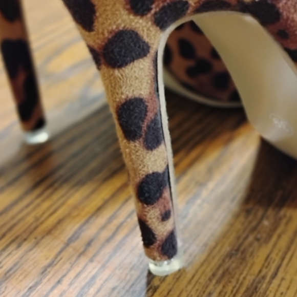 Leopard Heels - Picture 4 of 4
